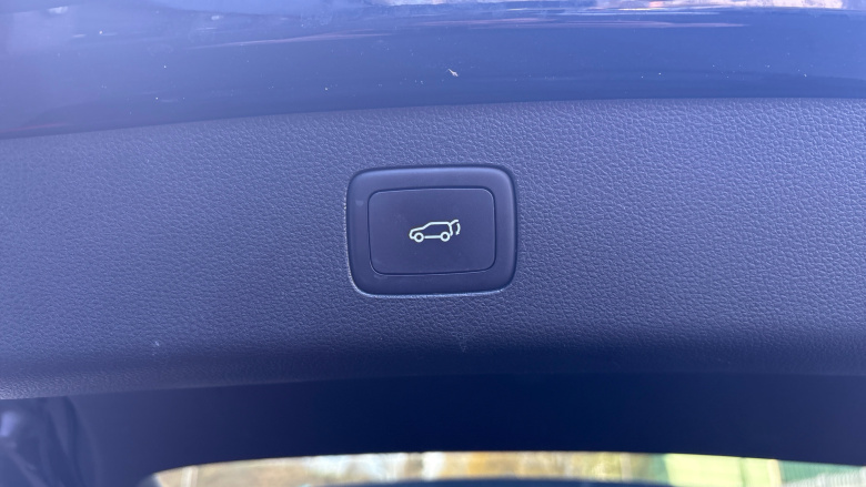 MG Hs 1.5 T-GDI Exclusive 5dr DCT Petrol Hatchback